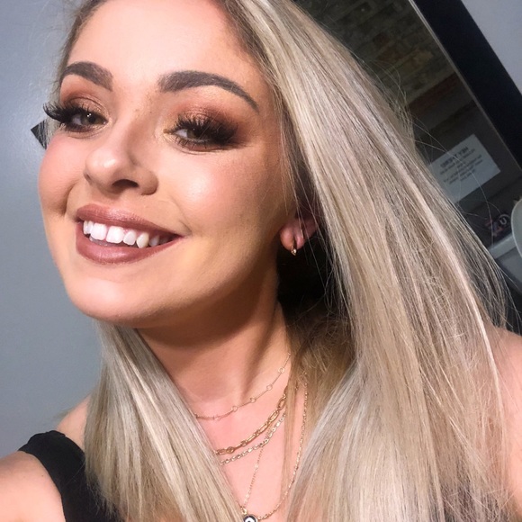 Meet your Posher, Olivia - Picture 4 of 4